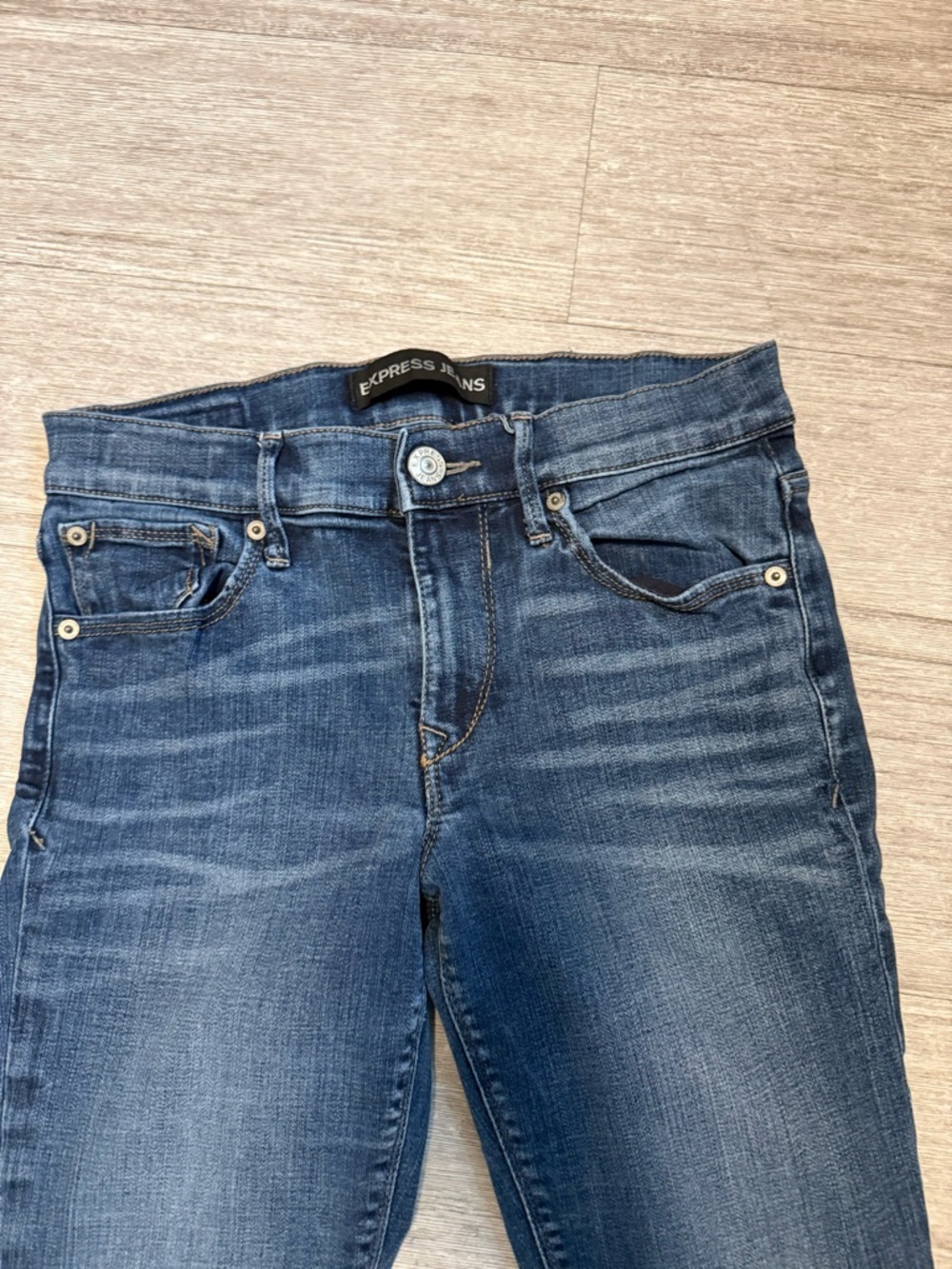 Express Jeans Mid Rise Dark Wash Denim Leggings - Picture 3 of 10